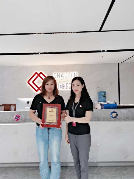 內(nèi)蒙古的喬女士簽約加盟帽牌貨冒菜