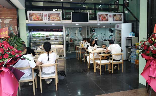 一個好的冒菜加盟品牌應該具備幾大優勢