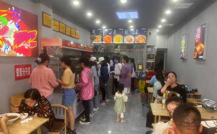 選擇冒菜加盟店時需要考慮哪些方面?