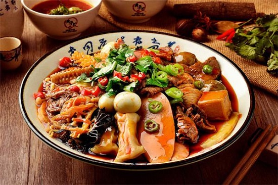 開一家冒菜店需要多少錢？帽牌貨帶你了解