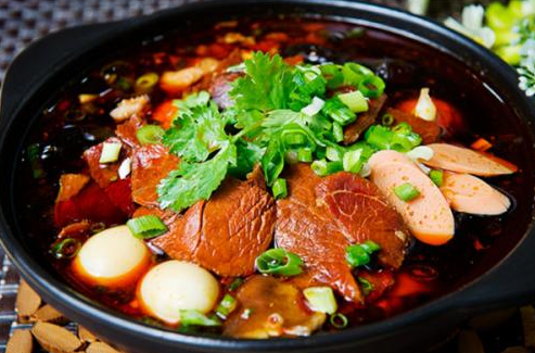 選對(duì)地點(diǎn)，冒菜店生意興隆！