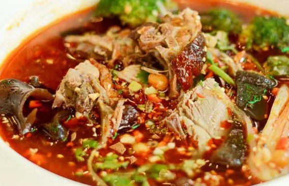 10萬元開冒菜店夠嗎