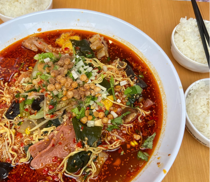 冒菜好吃還是麻辣燙好吃，哪一個更好吃