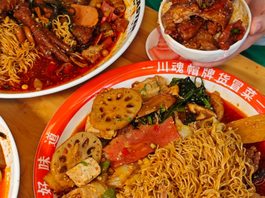 冒菜店沒人氣？帽牌貨教你幾招，顧客坐滿店